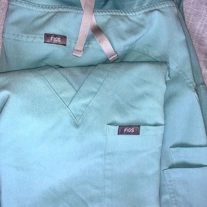 FIGS Tall Sea Glass Scrub Set